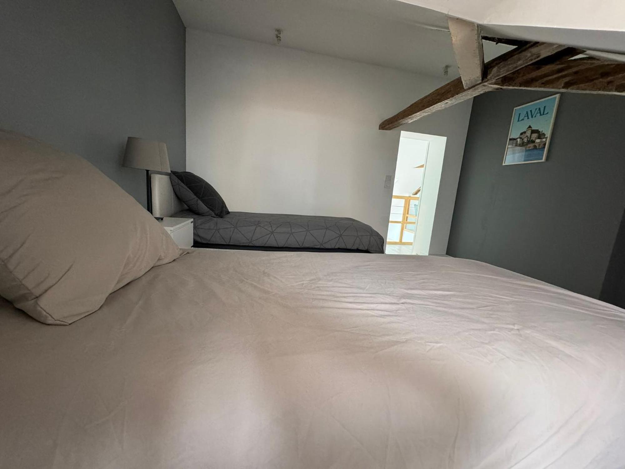 Appartement En Centre-Ville - Local Velos Disponible Mayenne Eksteriør bilde